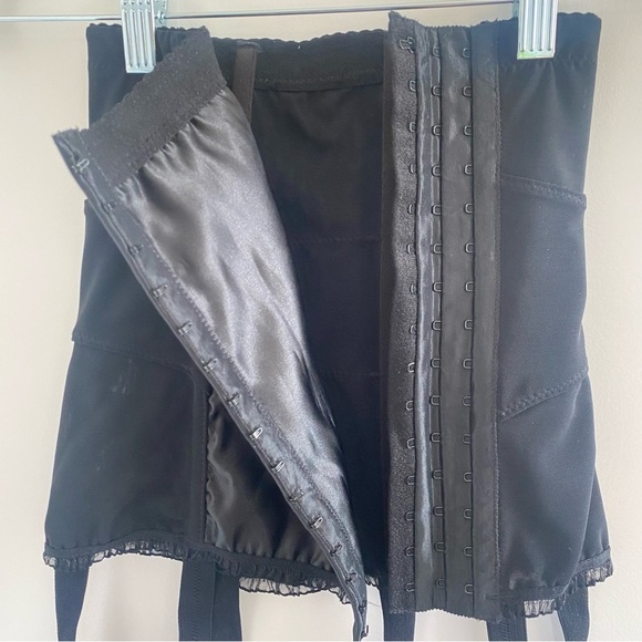 WHAT KATIE DID Glamor Waist Cincher NWT - Picture 5 of 6